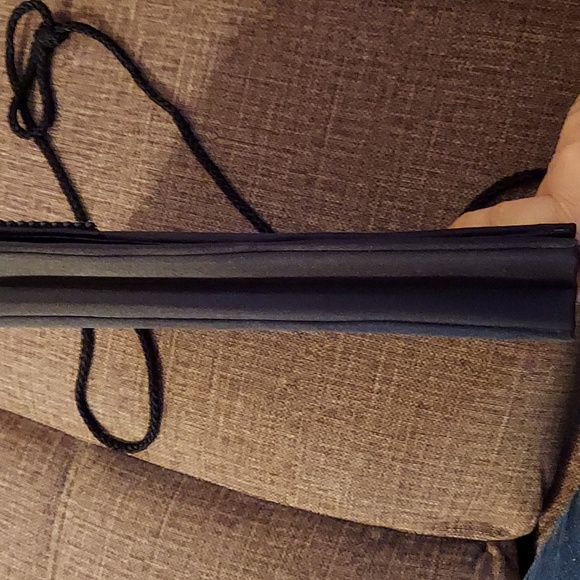 Elegant Clara Marchi Black Shoulder Bag - Picture 5 of 5